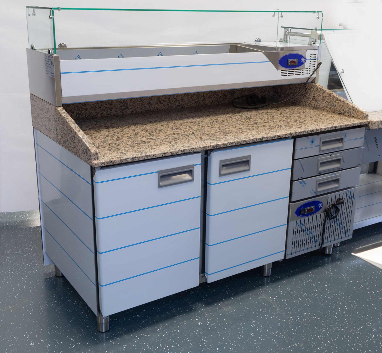 Pizzakühltisch mit Aufsatzvitrine 160 cm Porino Marmor Gastronics - CPGASTRO