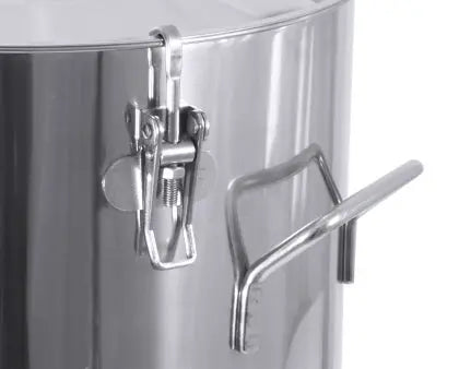 Edelstahl Universalbehälter 3008 mit Deckel 20-150 Liter mit drei Spannverschlüssen - CPGASTRO